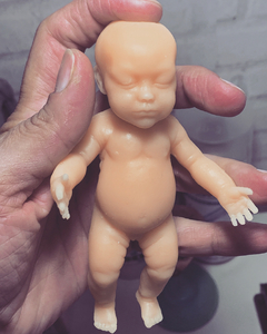 bebê reborn silicone sólido cru