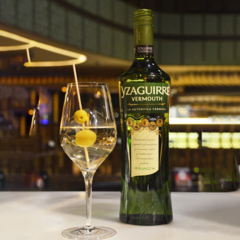 Yzaguirre Vermouth Blanco Aperitivo Destilado 1000ml - comprar online