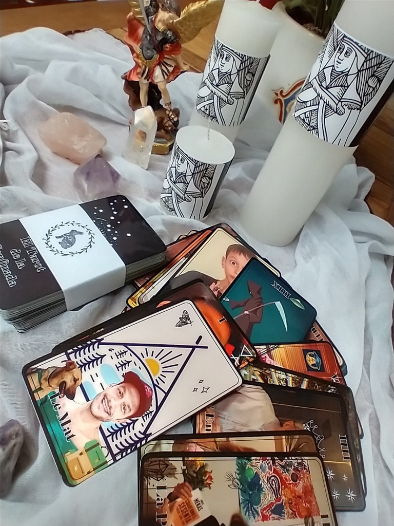 Venta de Cartas Mazos De Tarot La Confinada - Tienda esoterica Online