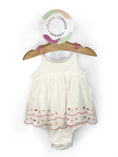 Vestido de algodão branco com bordado bolinhas coloridas bordadas l Baby GAP l Tam 18 a 24 meses l usado como novo