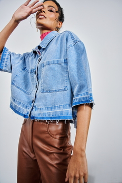 Camisa Jeans Cropped - Cali Store | Moda Feminina