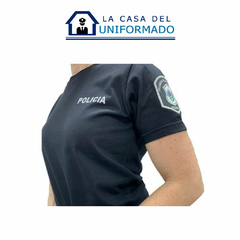 Remera De Policía Con Inscripción Reflectiva y Escudo Bordado - comprar online