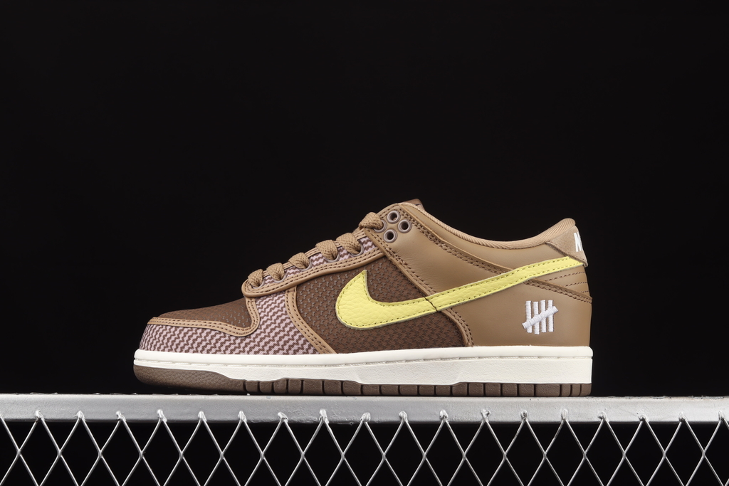 Nike Undefeated x Dunk Low SP 'Canteen' - Fire Store