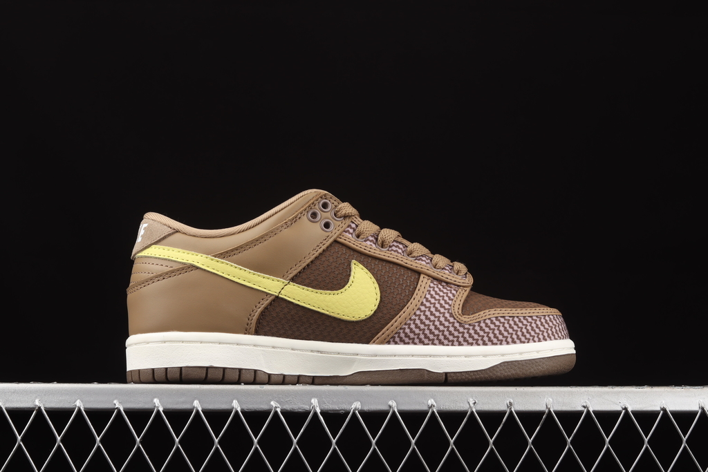 Nike Undefeated x Dunk Low SP 'Canteen' - Fire Store