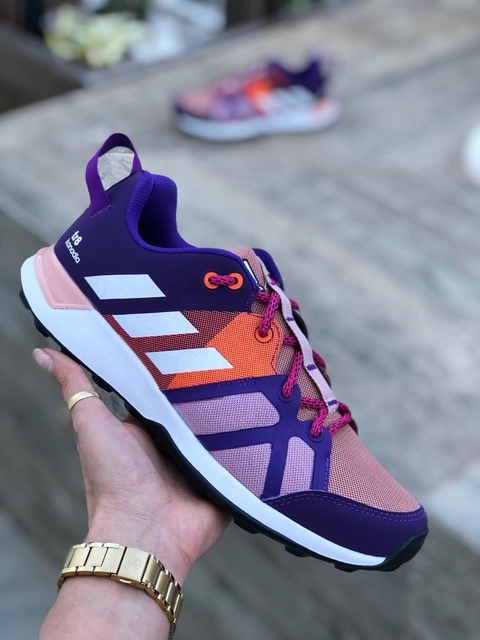 tênis adidas tr8