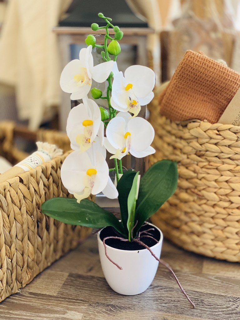 Orquídea blanca artificial en maceta