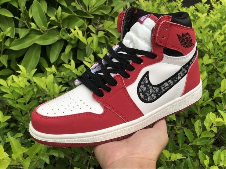 AIR JORDAN 1 HIGH DIOR Đôi Sneaker đỉnh nhất của năm Vox Store #39 AIR JORDAN 1 HIGH DIOR Đôi Sneaker đỉnh nhất của năm Vox Store