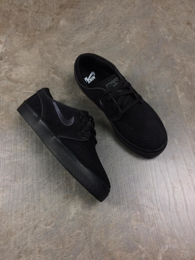 stefan janoski all black