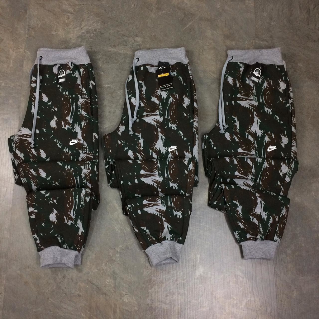 calça da nike camuflada