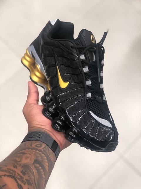 nike shox tl preto e dourado