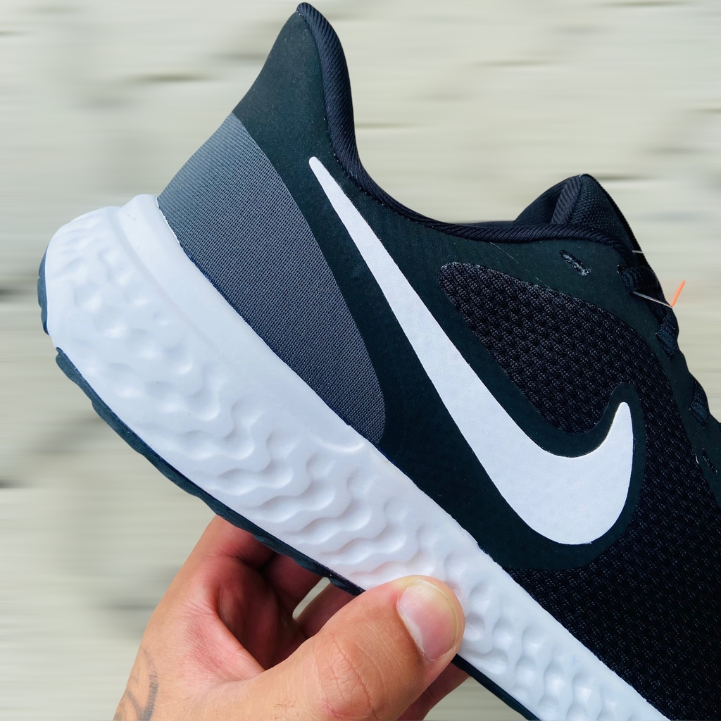comprar nike revolution