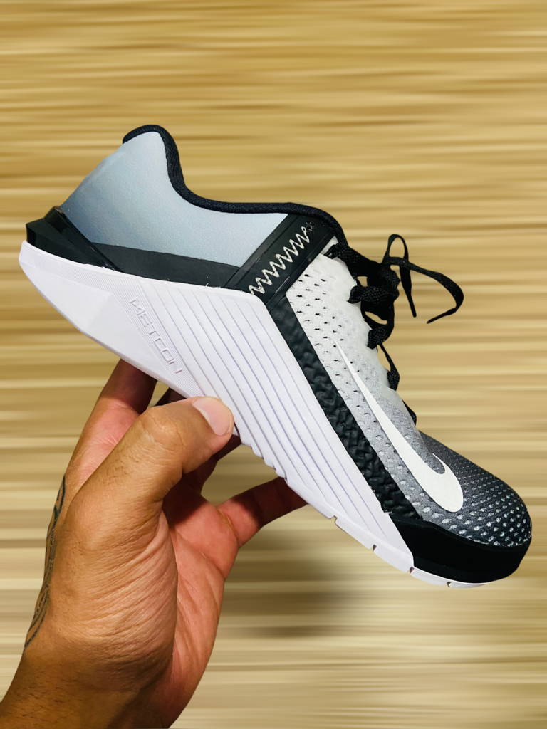 tenis nike metcon onça