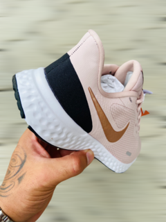 Tênis Nike Revolution 5 - comprar online
