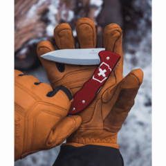CUCHILLO NAVAJA VICTORINOX HUNTER PRO ALOX ROJA en internet