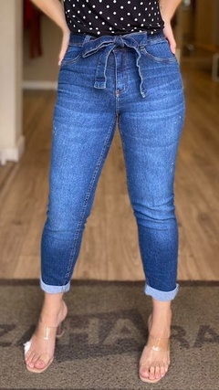 Calça Jeans Barra Dobrada e Cinto
