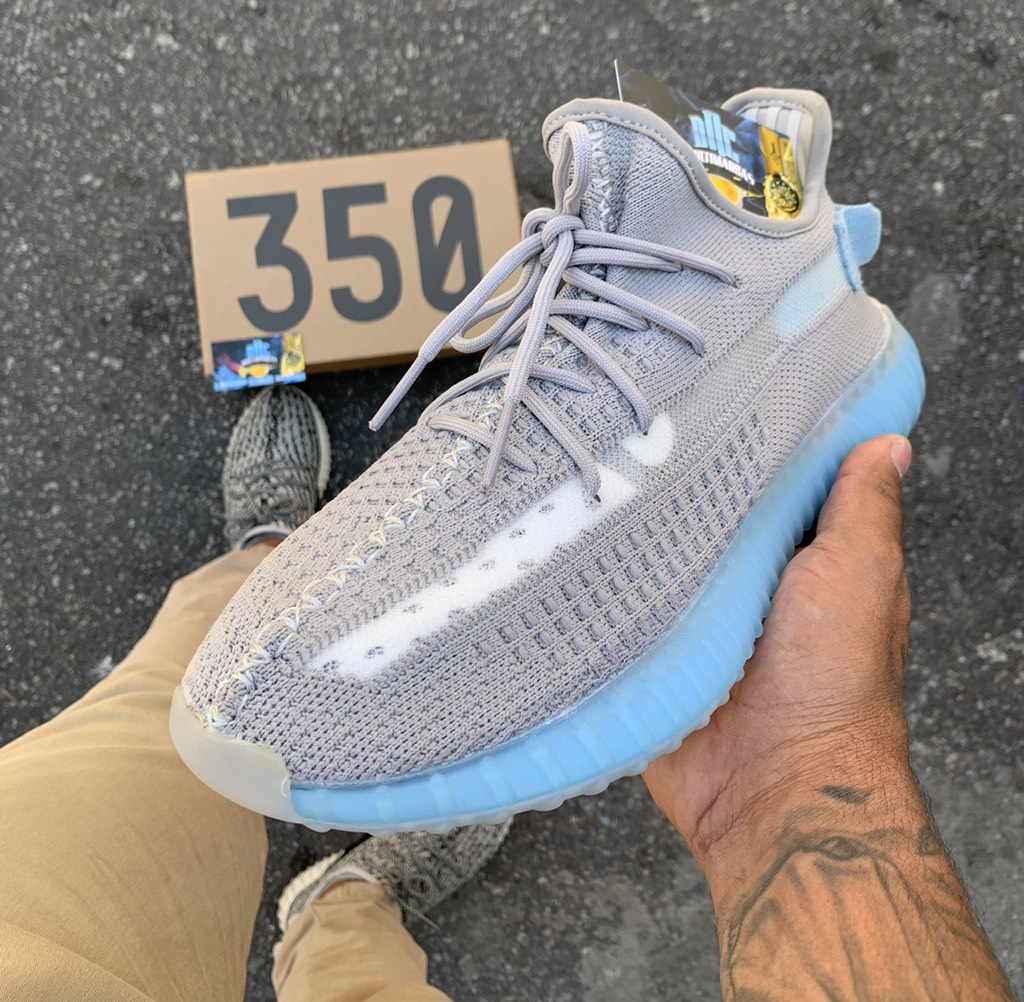 ADIDAS YEEZY BOOST 350 V2 -CINZA/AZUL