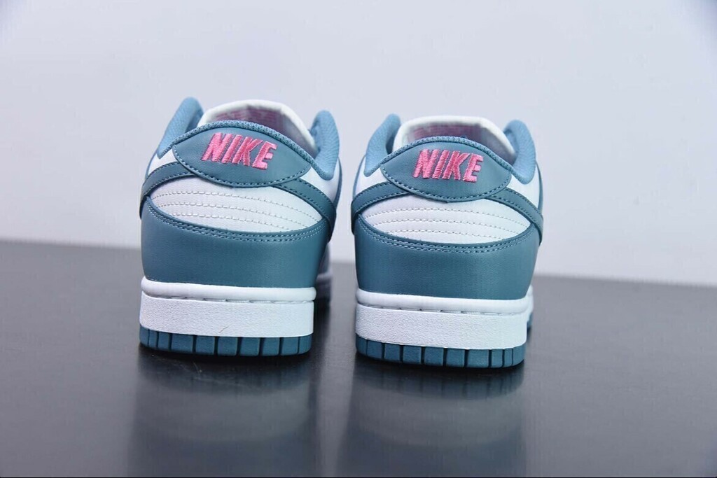 dunk low beach