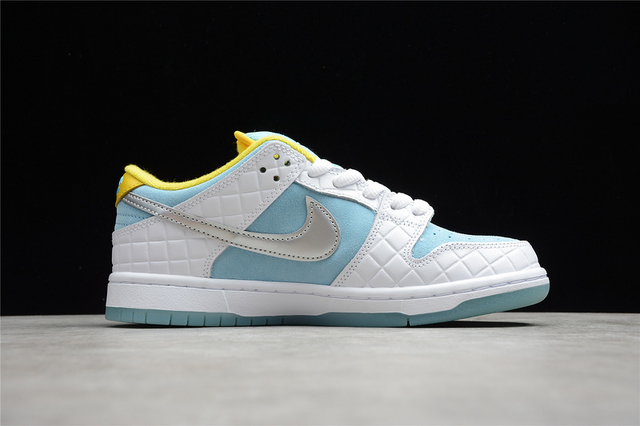 nike lagoon pulse