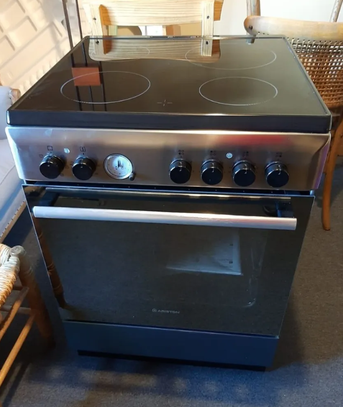 Cocina Eléctrica ARISTON A6V530 (X)