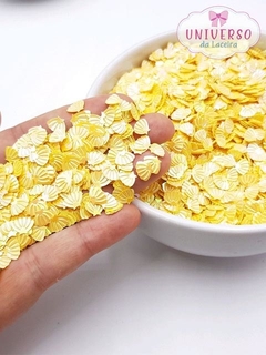 Aplique confete paetê concha amarela 10mm - 6 gramas