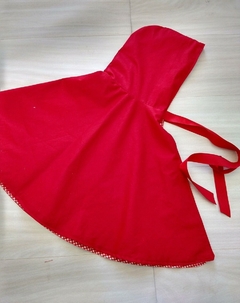 Vestido tema Chapeuzinho Vermelho com Capa