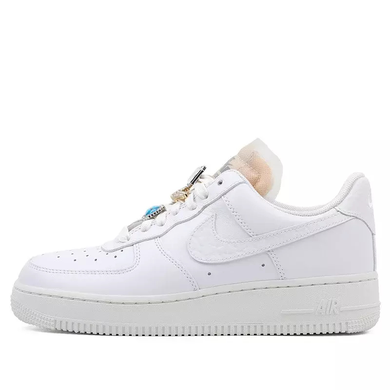 ZAPATILLAS NIKE AIR FORCE 1 LOW '07 LX COLOR BLANCO