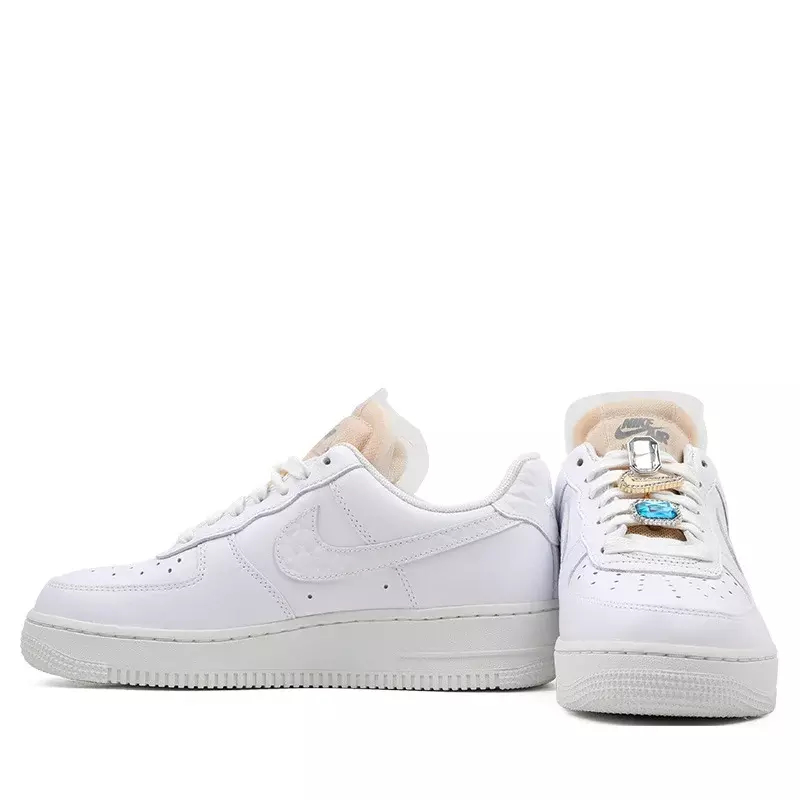 ZAPATILLAS NIKE AIR FORCE 1 LOW '07 LX COLOR BLANCO