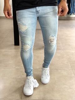 Calça Jeans Skinny Destroyed Light Wash - Zip Off