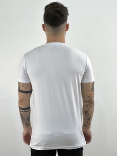 Camiseta Branca Caveira Paetê - Jay Jones - loja online