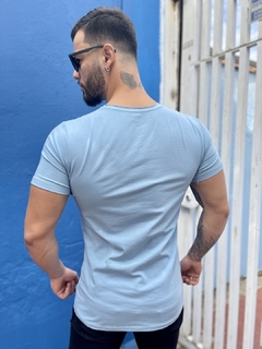 Camiseta Longline Azul Claro Estampa Relevo Skull - Kreta - Imperium Store | Loja de Roupas Multimarcas