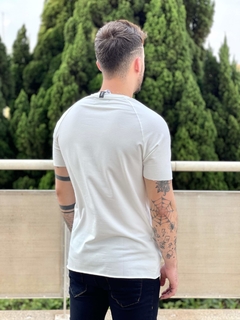 camiseta off white refletiva