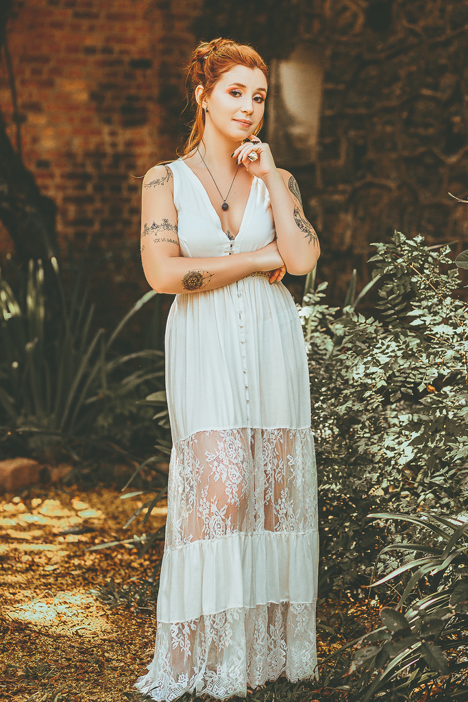 Vestido Branco Longo Em Tecido Viscose Texturizada E Renda Julia