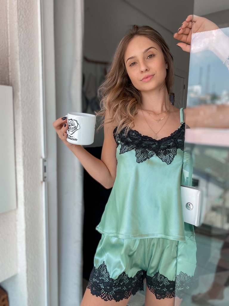 PIJAMA CETIM CURTO VERDE COM RENDA - Andrighe