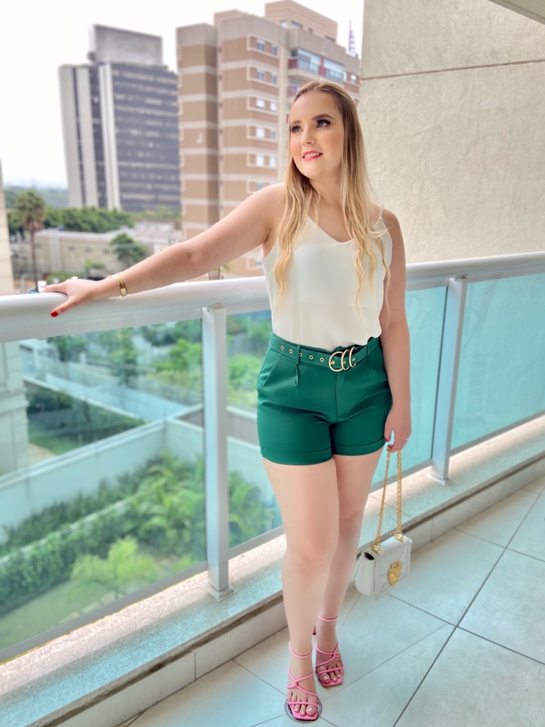 short verde combina com que cor