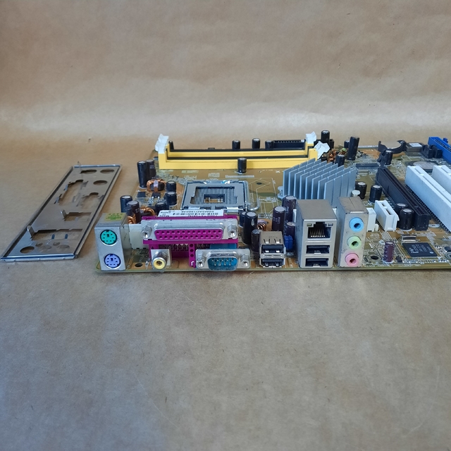 Carte Mère ASUS P5SD2-FM/S Socket 775 - D'occasion, Testée Fonctionnelle