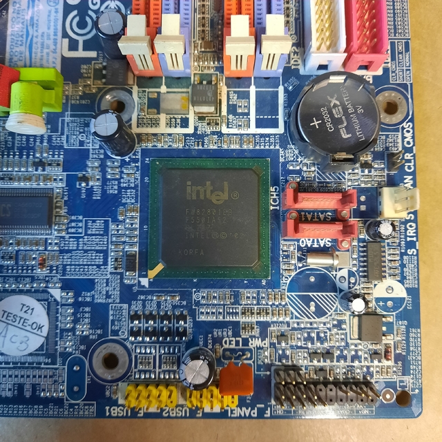 Placa Mãe Gigabyte Ga-8i865gme-775 +c/ Proc. Pentium 3.0 Ghz