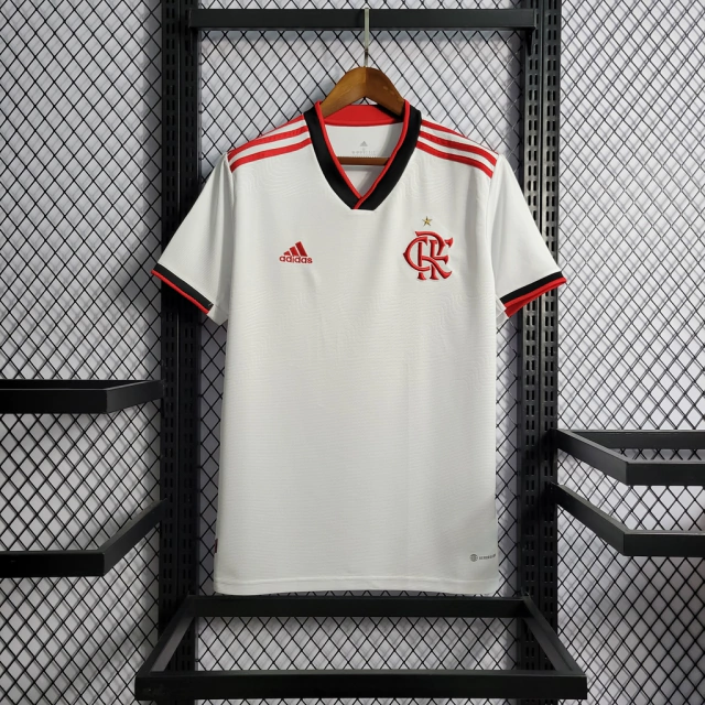 Camisa do uniforme reserva do Flamengo confeccionado pela Adidas