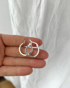 Argollas con cubics M - comprar online