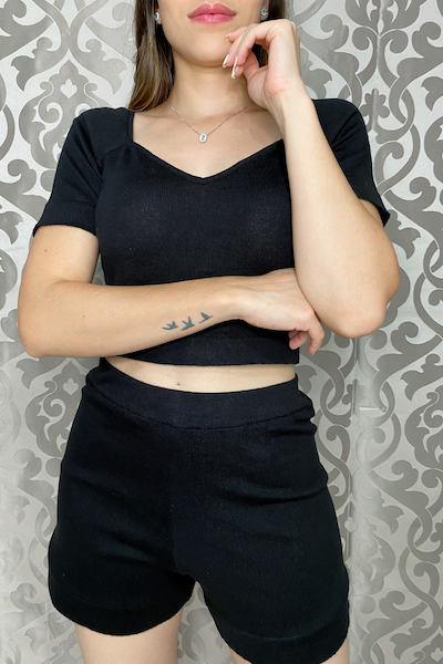 short preto cintura alta