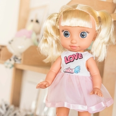 Muñeca Vicky Camina Canta Lalelu - comprar online