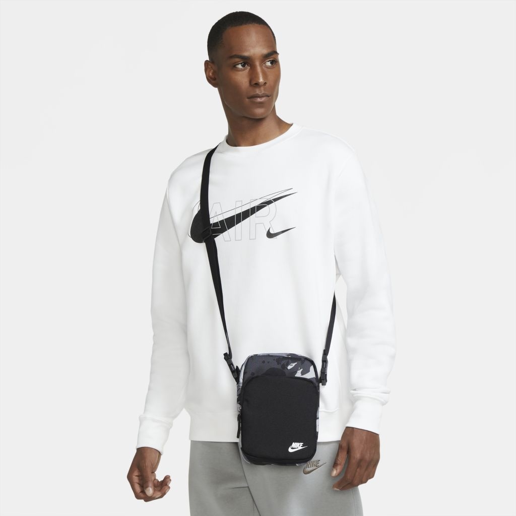 nike shoulder