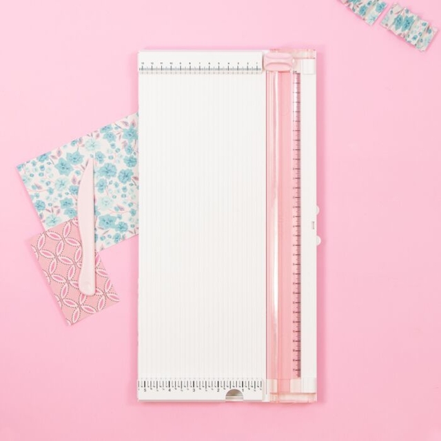 We R Memory Keepers Trim & Score Board Metric