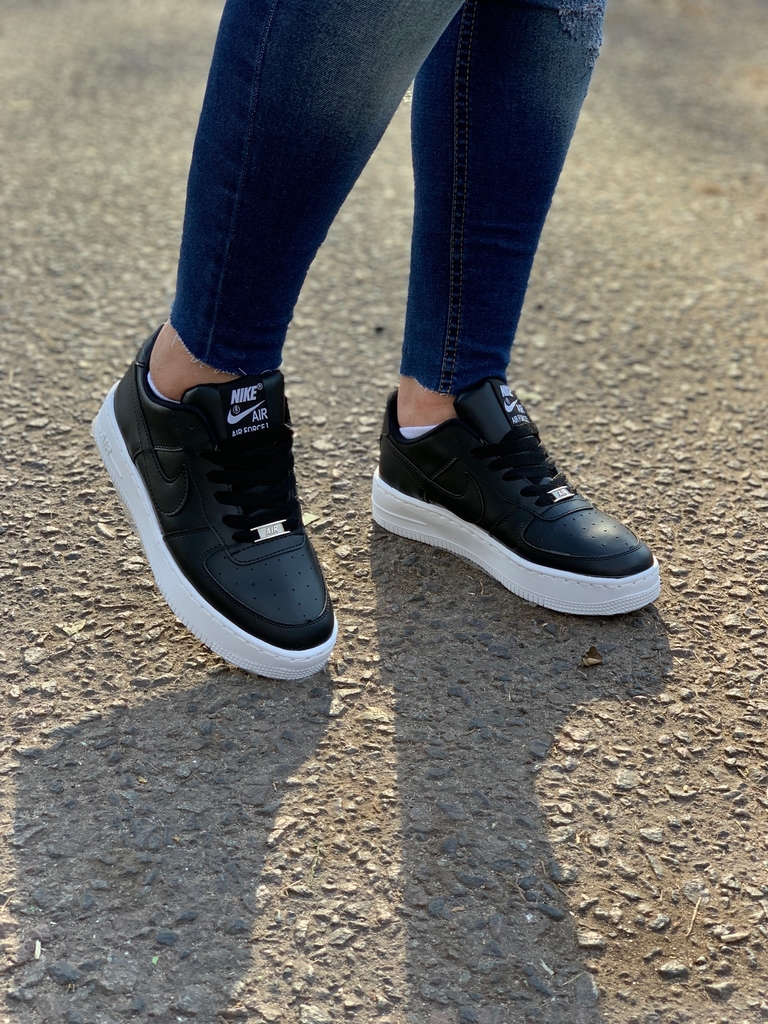 Af1 negras con blanco - Comprar en as.importado