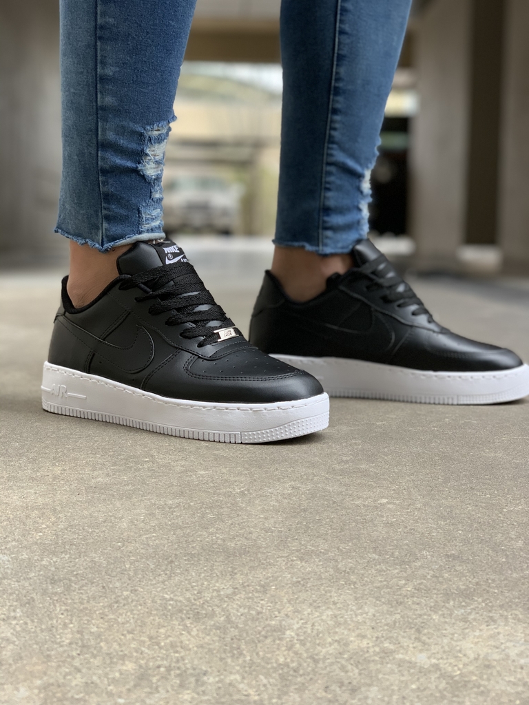 Af1 negras con blanco - Comprar en as.importado