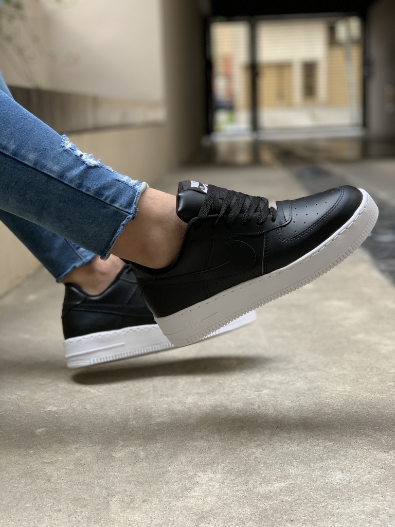 Af1 negras con blanco - Comprar en as.importado
