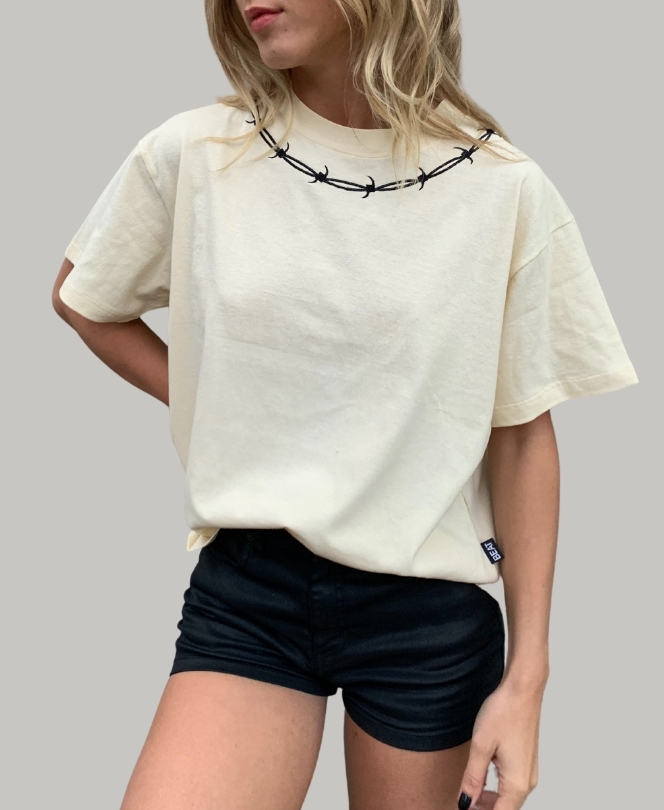 Remera PUA Crema - Comprar en BEAT