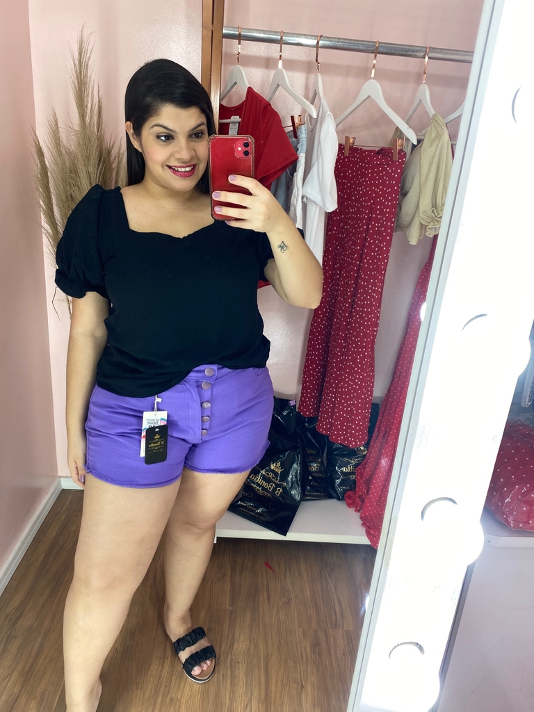 short jeans roxo