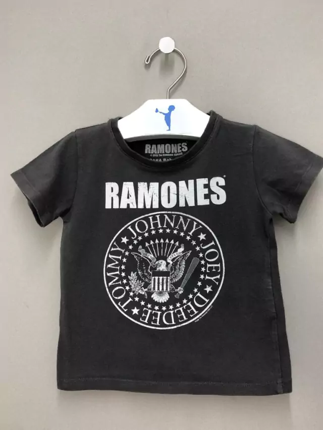 Camiseta Ramones Zara Grafite