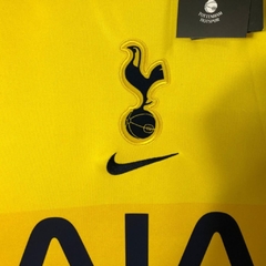 tottenham amarela