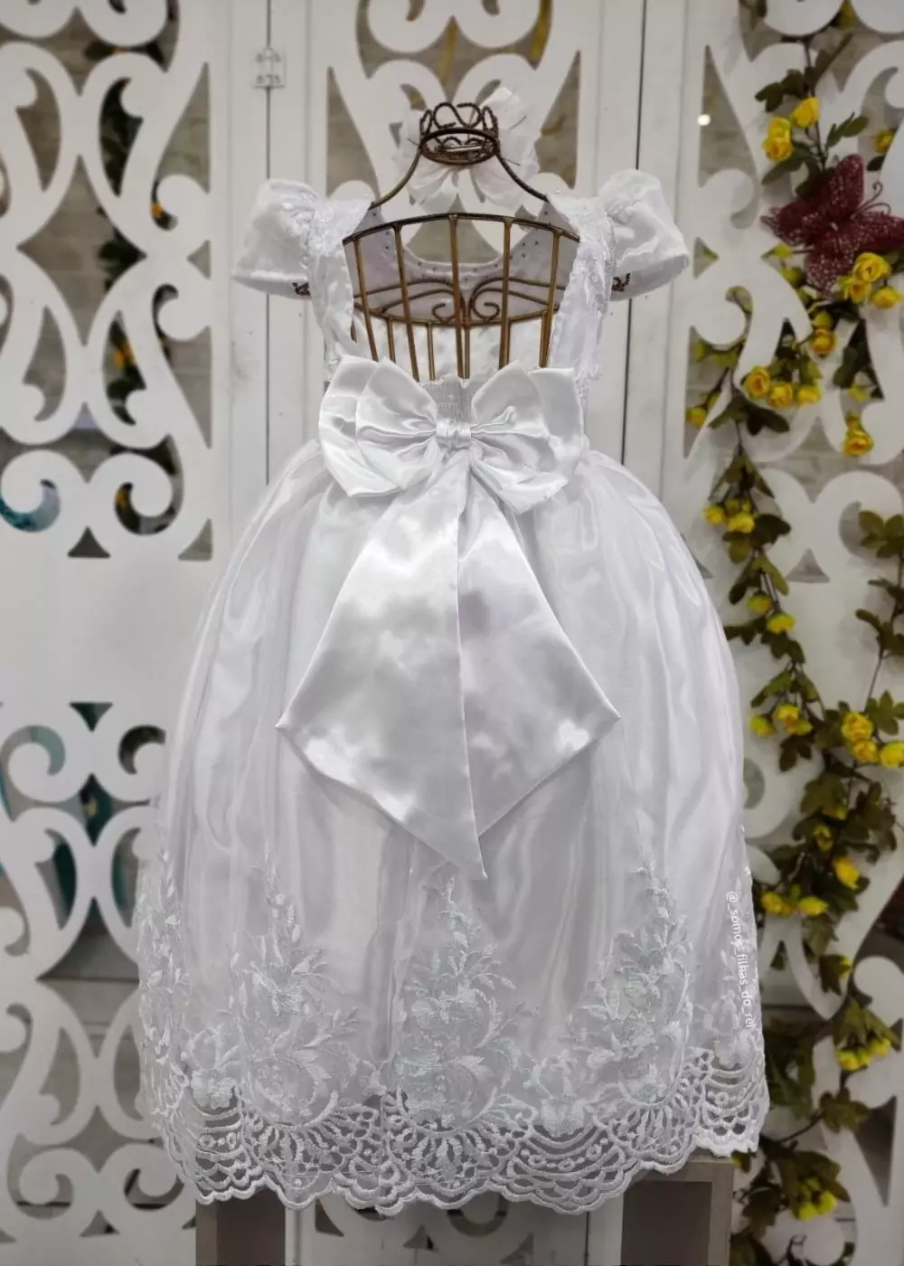VESTIDO REALEZA INFANTIL BRANCO COM RENDA IMPORTADA :443 VESTIDO REALEZA INFANTIL BRANCO COM RENDA IMPORTADA :443